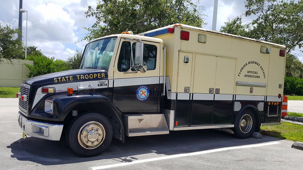 FL STATE POOPER 39899671351_68e4135909_b